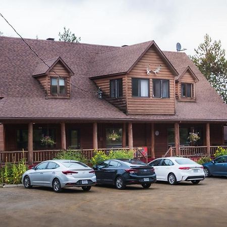L'Auberge Refuge Du Trappeur Saint-Mathieu-du-Parc Eksteriør billede