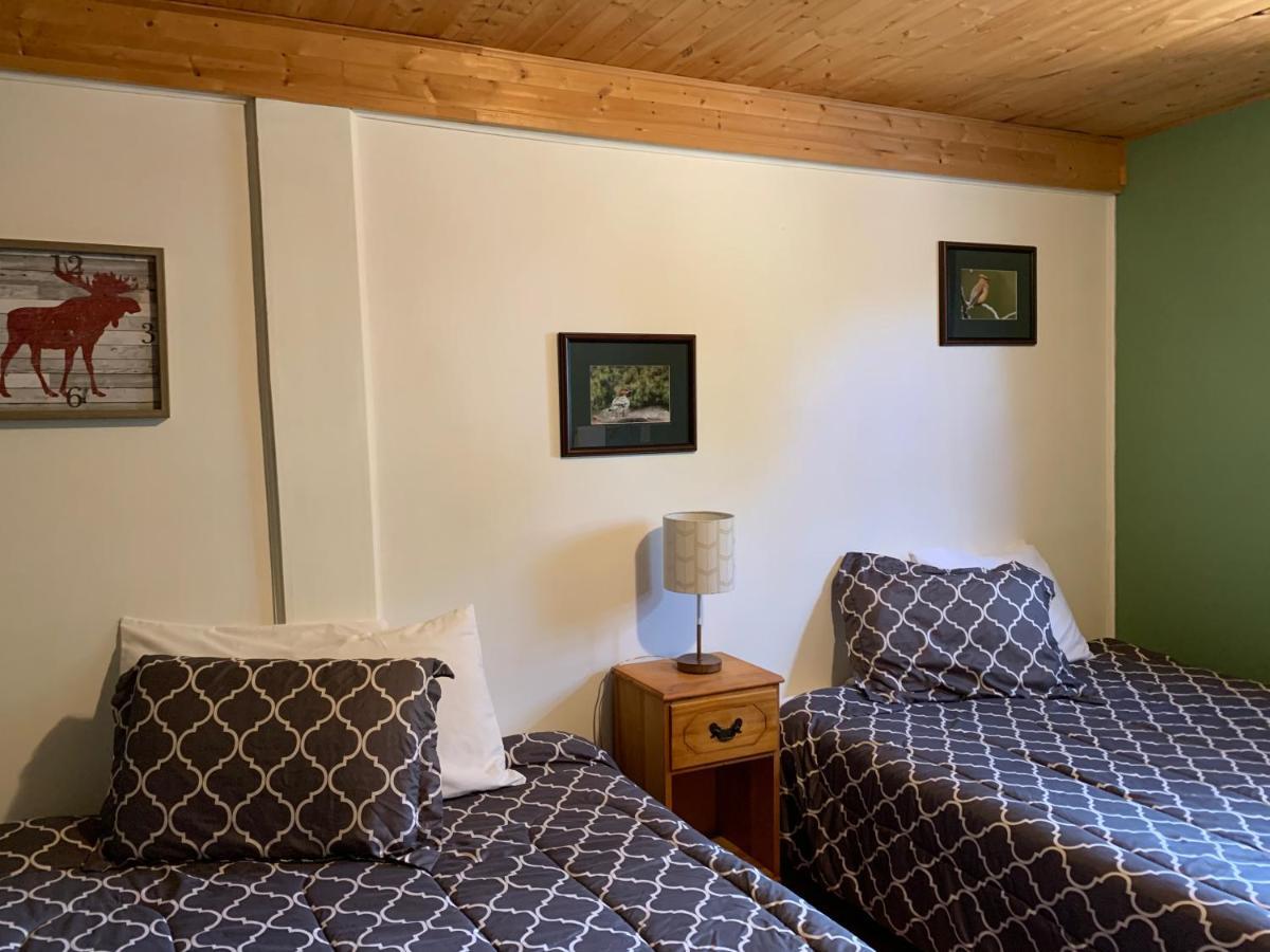 L'Auberge Refuge Du Trappeur Saint-Mathieu-du-Parc Eksteriør billede