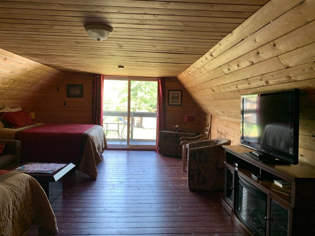 L'Auberge Refuge Du Trappeur Saint-Mathieu-du-Parc Eksteriør billede