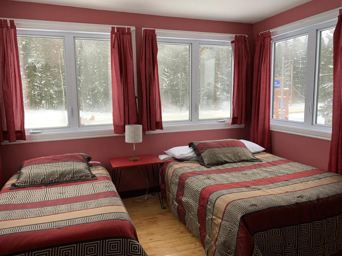 L'Auberge Refuge Du Trappeur Saint-Mathieu-du-Parc Eksteriør billede