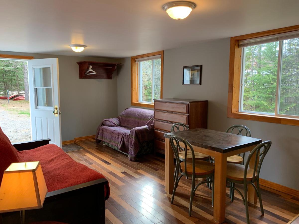 L'Auberge Refuge Du Trappeur Saint-Mathieu-du-Parc Eksteriør billede