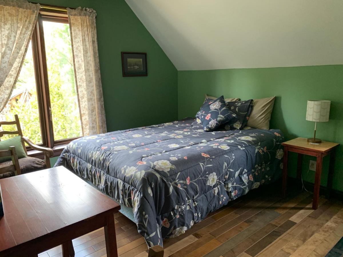 L'Auberge Refuge Du Trappeur Saint-Mathieu-du-Parc Eksteriør billede