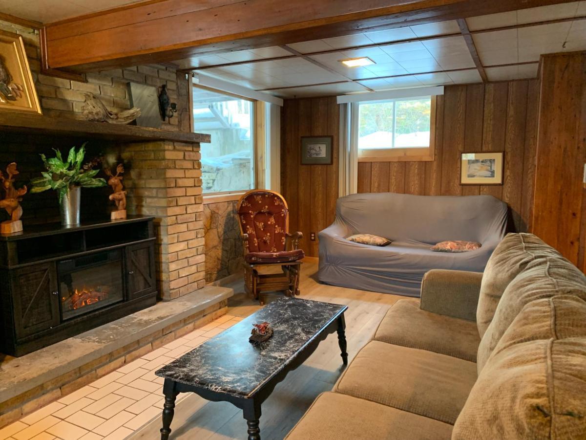 L'Auberge Refuge Du Trappeur Saint-Mathieu-du-Parc Eksteriør billede