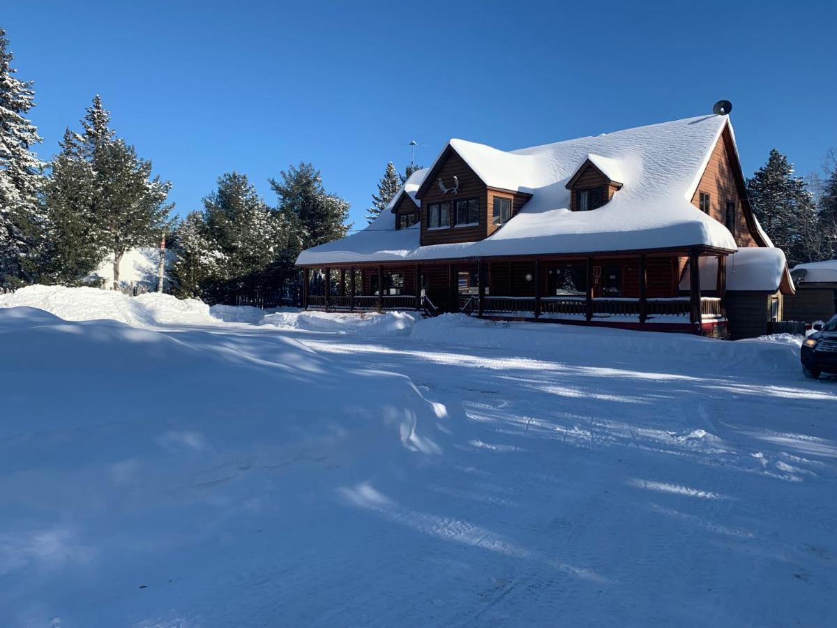 L'Auberge Refuge Du Trappeur Saint-Mathieu-du-Parc Eksteriør billede