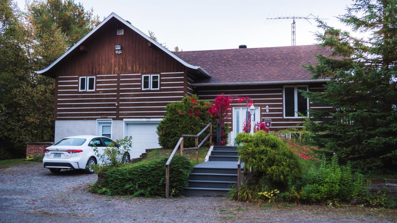 L'Auberge Refuge Du Trappeur Saint-Mathieu-du-Parc Eksteriør billede
